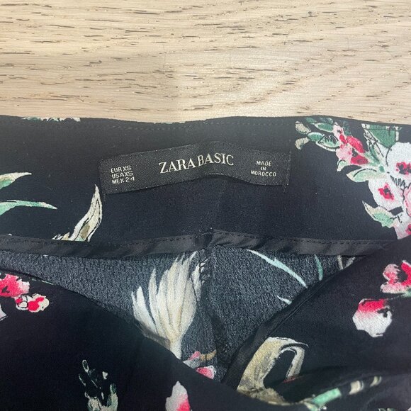 Zara Floral Shorts - Picture 4 of 4